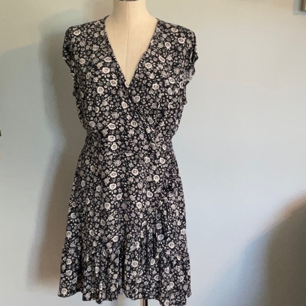 Ann Taylor loft medium petite cross body dress